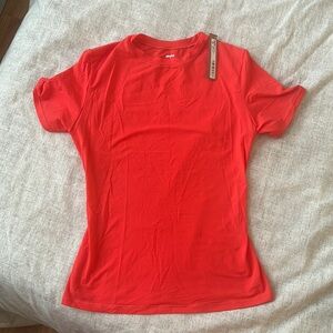 NWT Skims Fits Everybody t-shirt in Poppy